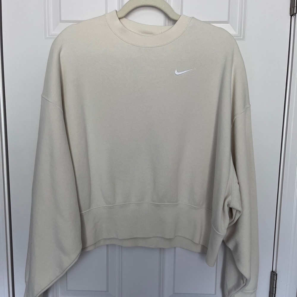 Nike oversized cropped sweatshirt XS